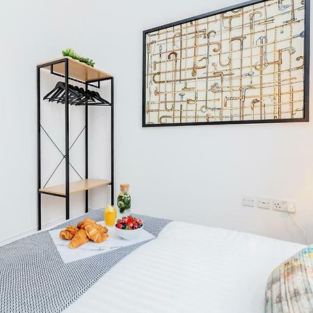 Bright & Spacious 4Beds Home - Kensington High Street-Olympia لندن المظهر الخارجي الصورة