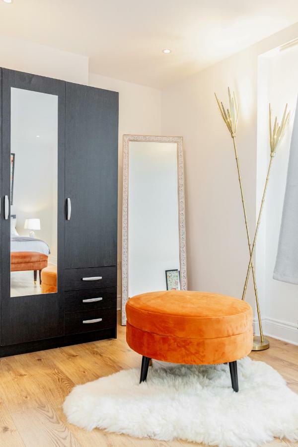 Bright & Spacious 4Beds Home - Kensington High Street-Olympia لندن المظهر الخارجي الصورة