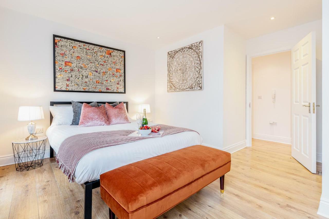Bright & Spacious 4Beds Home - Kensington High Street-Olympia لندن المظهر الخارجي الصورة